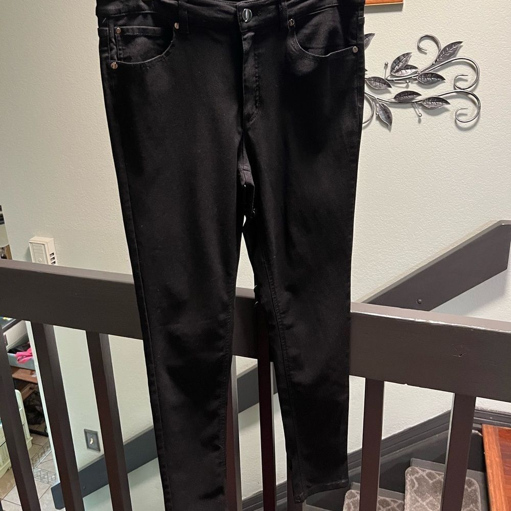 Jones New York Black Lexington Skinny Jeans Modern Fit Inseam 29”. #DP348